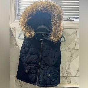 NWT Aeropostale Puffer Vest with Fur Trim Hood | Medium | Black